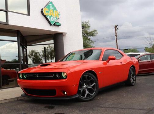 Photo 3 of 45 of 2019 Dodge Challenger R/T