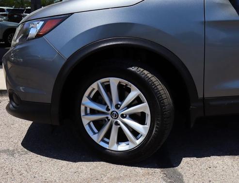 Gun Metallic 2019 Nissan Rogue Sport SV