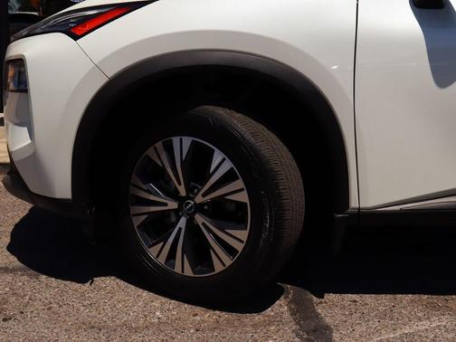 White 2023 Nissan Rogue SV