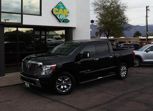 2020 Nissan Titan SV