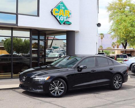 2022 Volvo S60 MOMENTUM