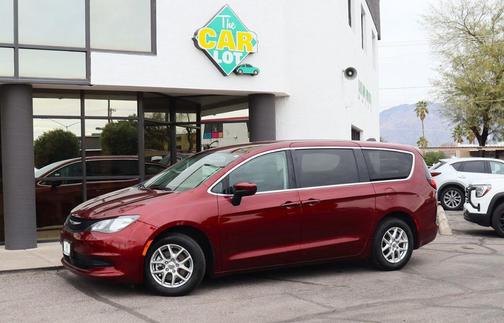 2022 Chrysler Voyager LX