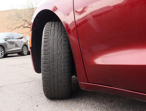 2022 Chrysler Voyager LX