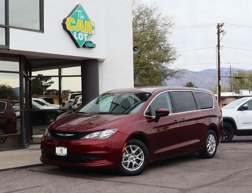 2022 Chrysler Voyager LX