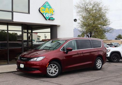 2022 Chrysler Voyager LX