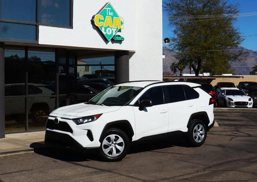 2020 Toyota RAV4 LE