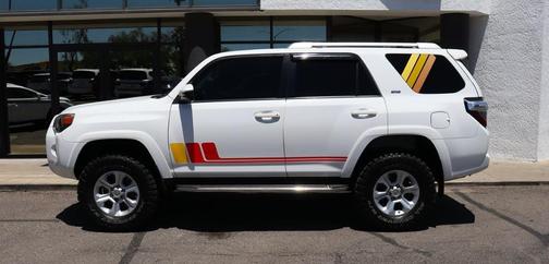 Super White 2018 Toyota 4Runner SR5