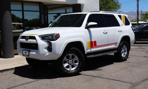 Super White 2018 Toyota 4Runner SR5