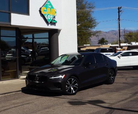 2024 Volvo S60 B5 Core Dark Theme