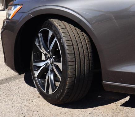 2024 Volvo S60 B5 Core Dark Theme