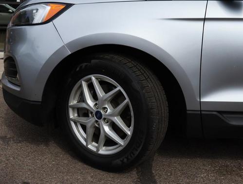 Iconic Silver Metallic 2022 Ford Edge SEL