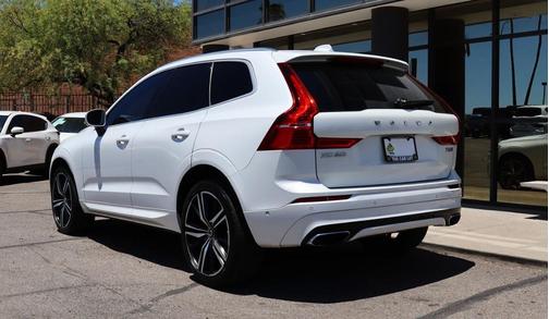 Crystal White Metallic 2018 Volvo XC60 T6 R-Design