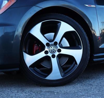 2015 Volkswagen Golf GTI 2.0T SE 4-Door