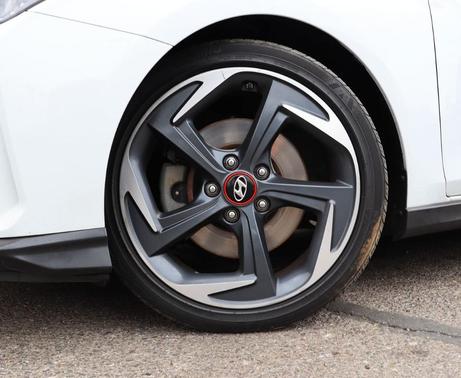 Chalk White 2019 Hyundai Veloster Turbo