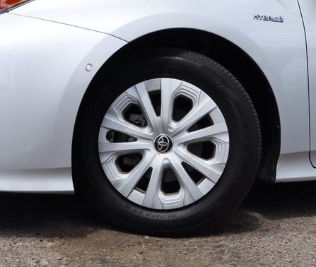 2019 Toyota Prius LE