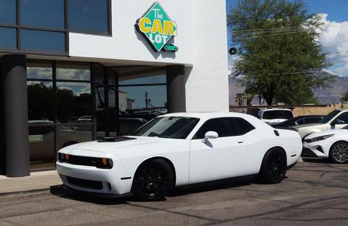 2016 Dodge Challenger 392 Hemi Scat Pack Shaker