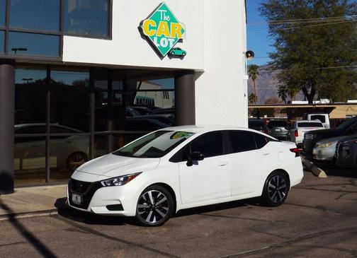 2022 Nissan Versa 1.6 SR