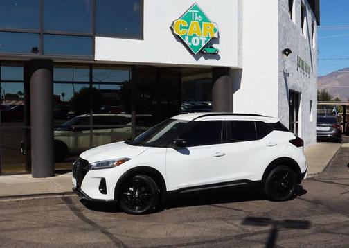 2023 Nissan Kicks SR