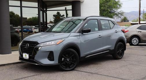 Boulder Gray Pearl 2023 Nissan Kicks SR