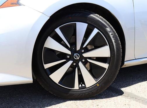 Brilliant Silver Metallic 2021 Nissan Altima 2.5 SV
