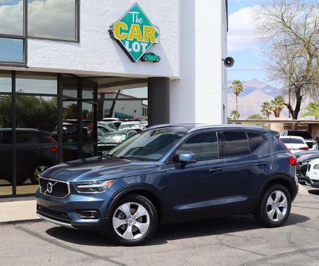 2021 Volvo XC40 T4 Momentum