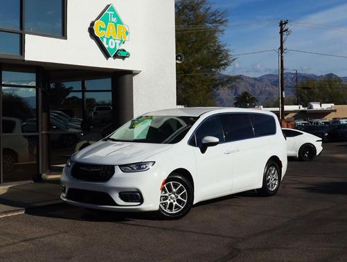 2023 Chrysler Pacifica Touring-L