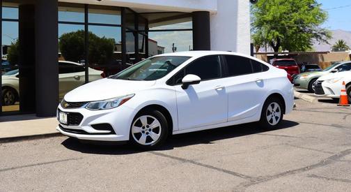 Summit White 2018 Chevrolet Cruze LS