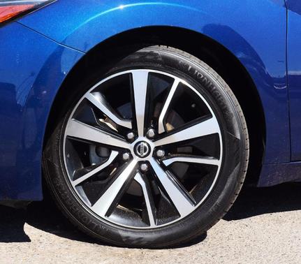 2022 Nissan Maxima SV