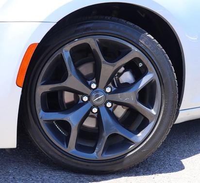 2022 Chrysler 300 S