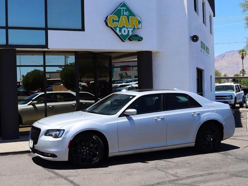 2022 Chrysler 300 S