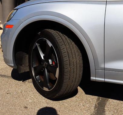 Florett Silver Metallic 2019 Audi SQ5 3.0T Premium Plus