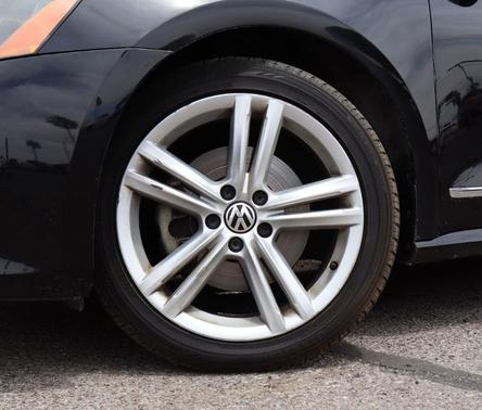 Black 2015 Volkswagen Passat 2.0L TDI DSG SEL Premium
