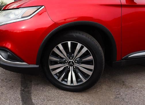 2020 Mitsubishi Outlander ES