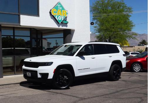 Bright White Clearcoat 2023 Jeep Grand Cherokee L Laredo