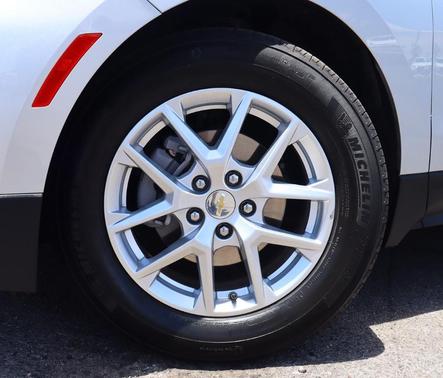 Silver Ice Metallic 2022 Chevrolet Equinox 1LT