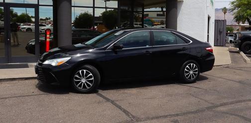 Midnight Black Metallic 2016 Toyota Camry LE