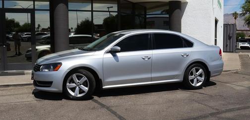 2015 Volkswagen Passat 1.8T Auto SE w/Sunroof & Nav