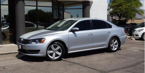 2015 Volkswagen Passat 1.8T Auto SE w/Sunroof & Nav