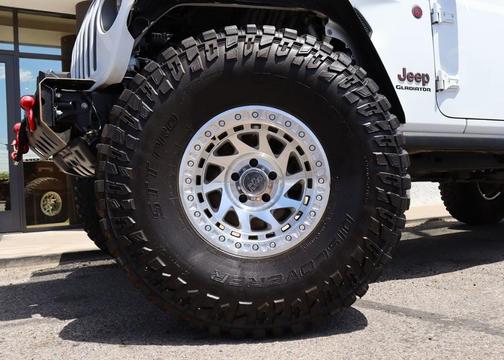 Bright White Clearcoat 2021 Jeep Gladiator Rubicon