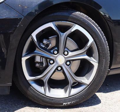 Mosaic Black Metallic 2022 Chevrolet Malibu LT