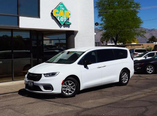 2024 Chrysler Pacifica Touring-L