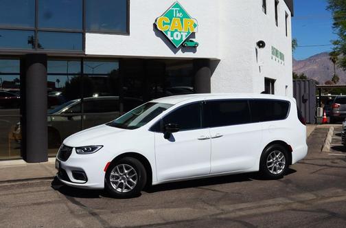 2024 Chrysler Pacifica Touring-L