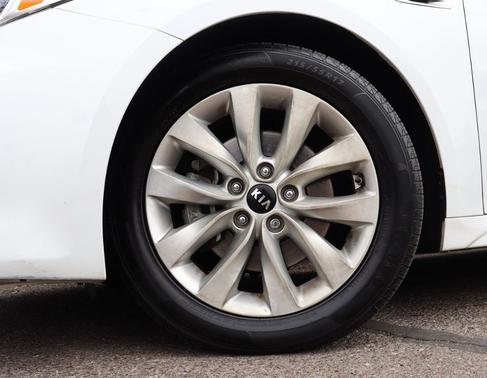 Snow White Pearl 2018 Kia Optima LX