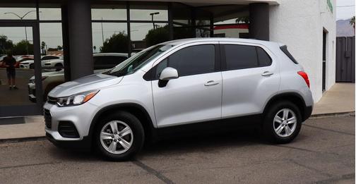 Silver Ice Metallic 2020 Chevrolet Trax LS
