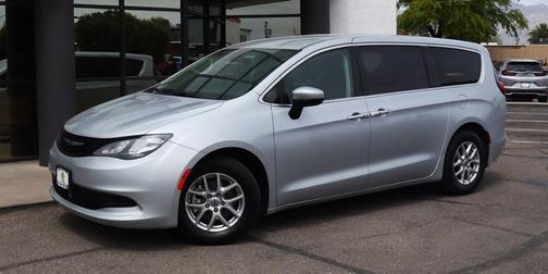 2023 Chrysler Voyager LX