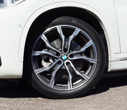 2022 BMW X1 sDrive28i