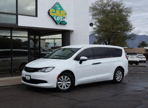 2020 Chrysler Voyager L