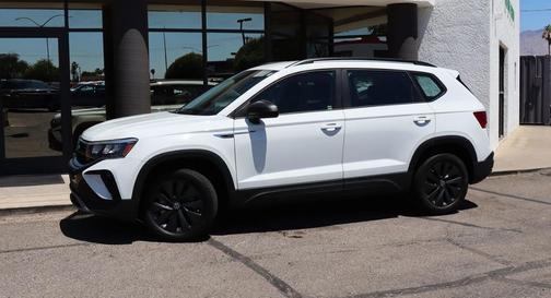 Pure White 2023 Volkswagen Taos 1.5T S