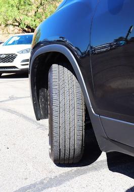 Mosaic Black Metallic 2022 Chevrolet Trax LT