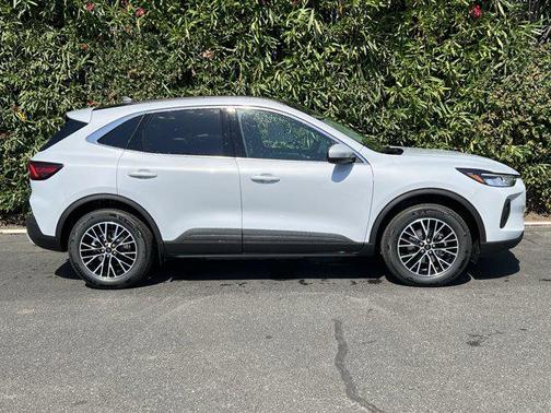 2025 Ford Escape PHEV Base